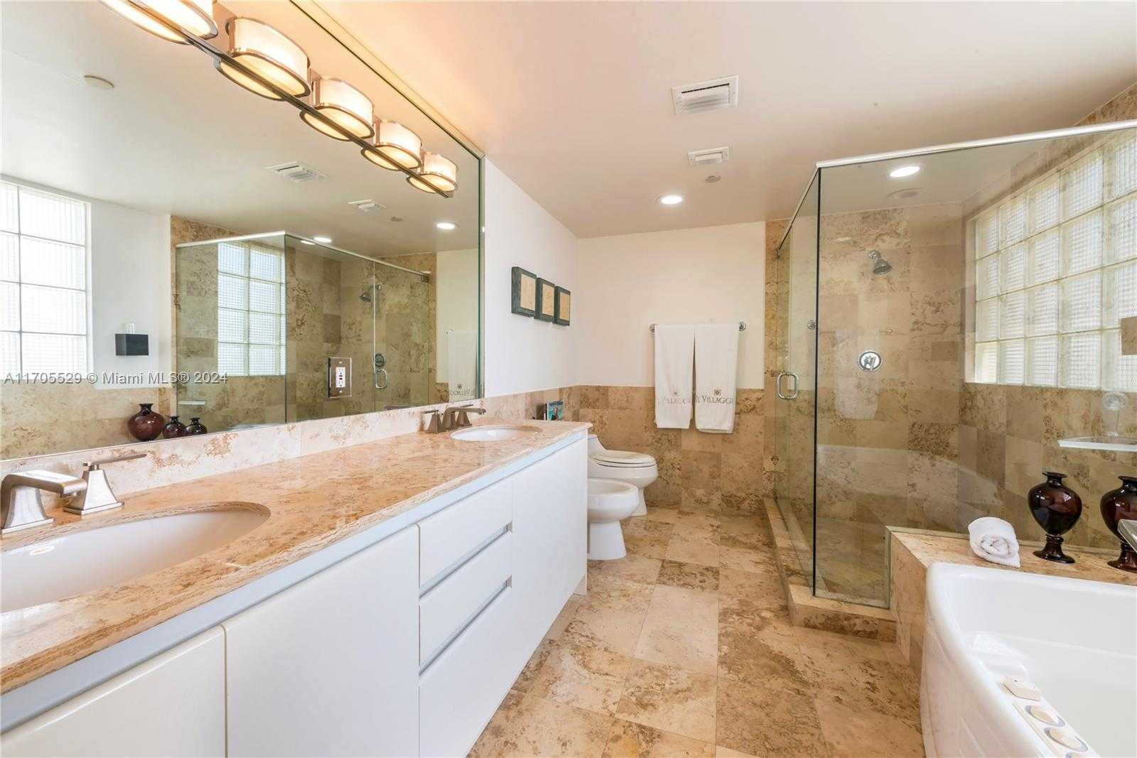 Small Image of 1455 OCEAN DR #510, Miami Beach Number 8