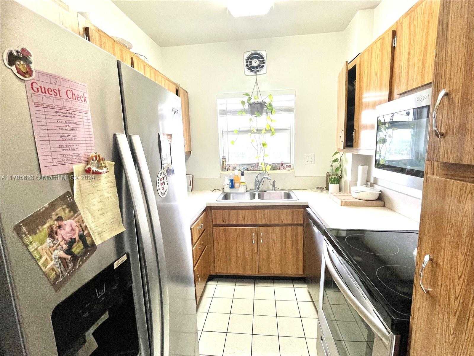 Small Image of 4747 COLLINS AVE #503, Miami Beach Number 7