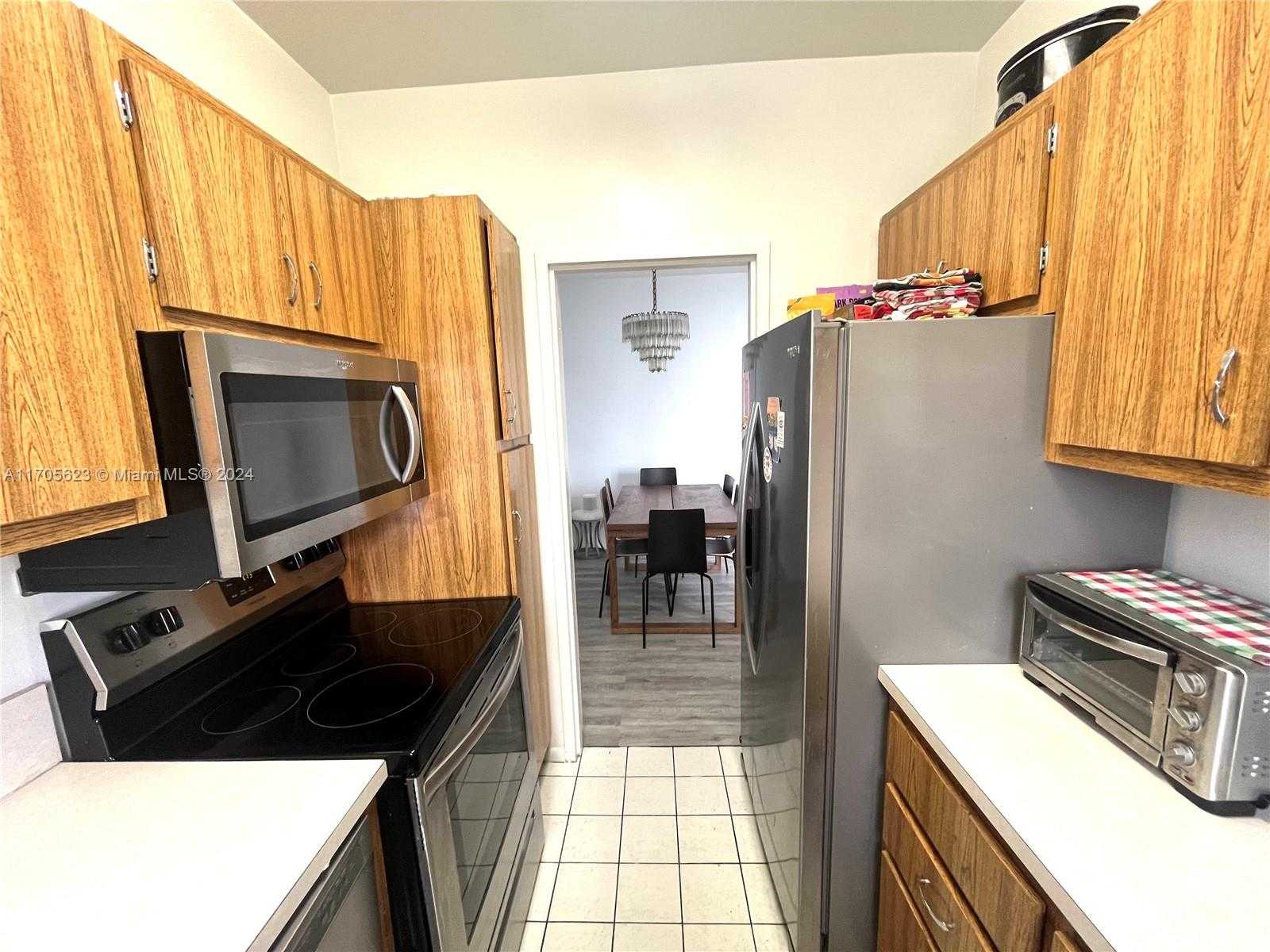 Small Image of 4747 COLLINS AVE #503, Miami Beach Number 9