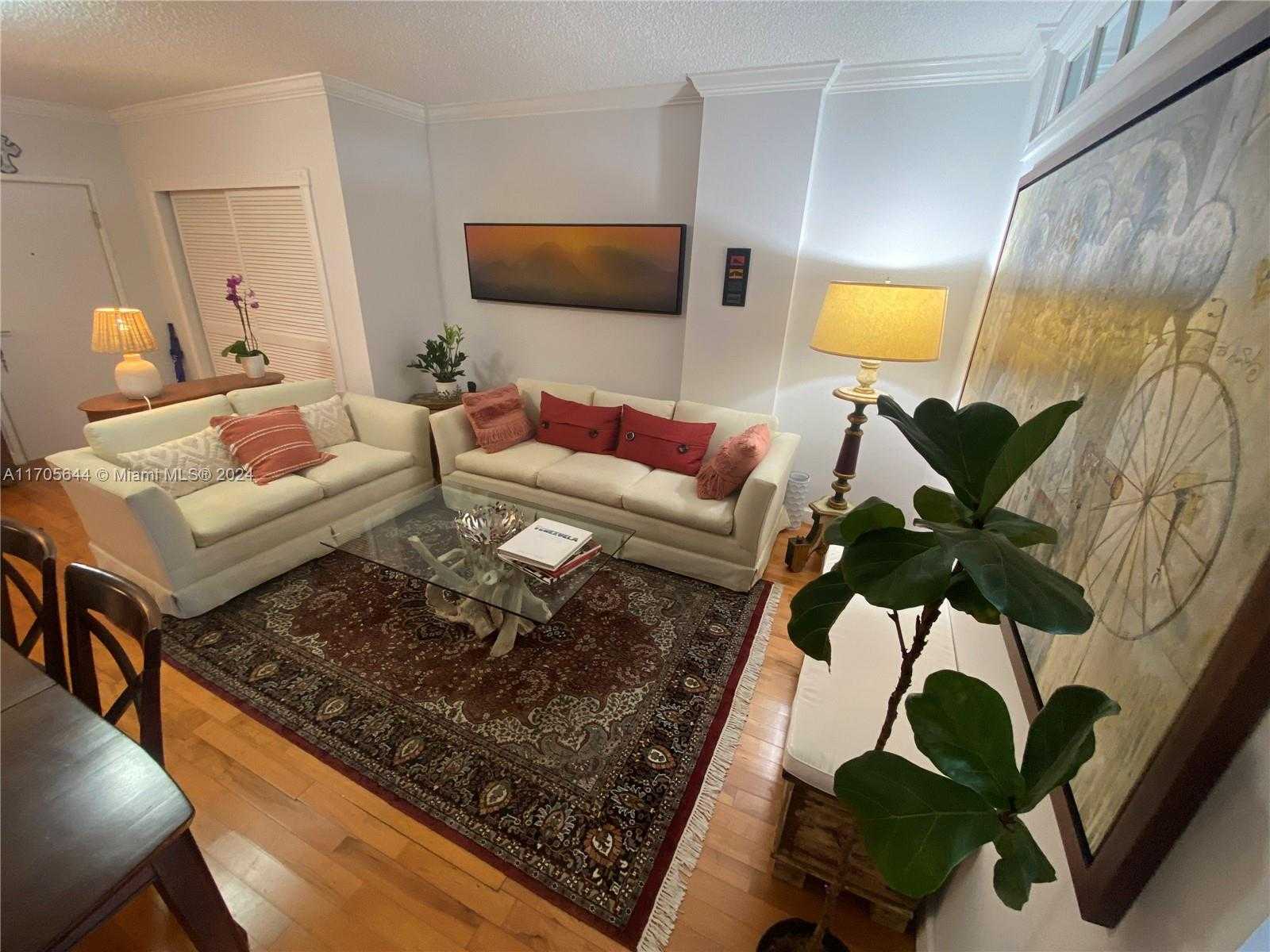 Small Image of 90 EDGEWATER DR #805, Coral Gables Number 10