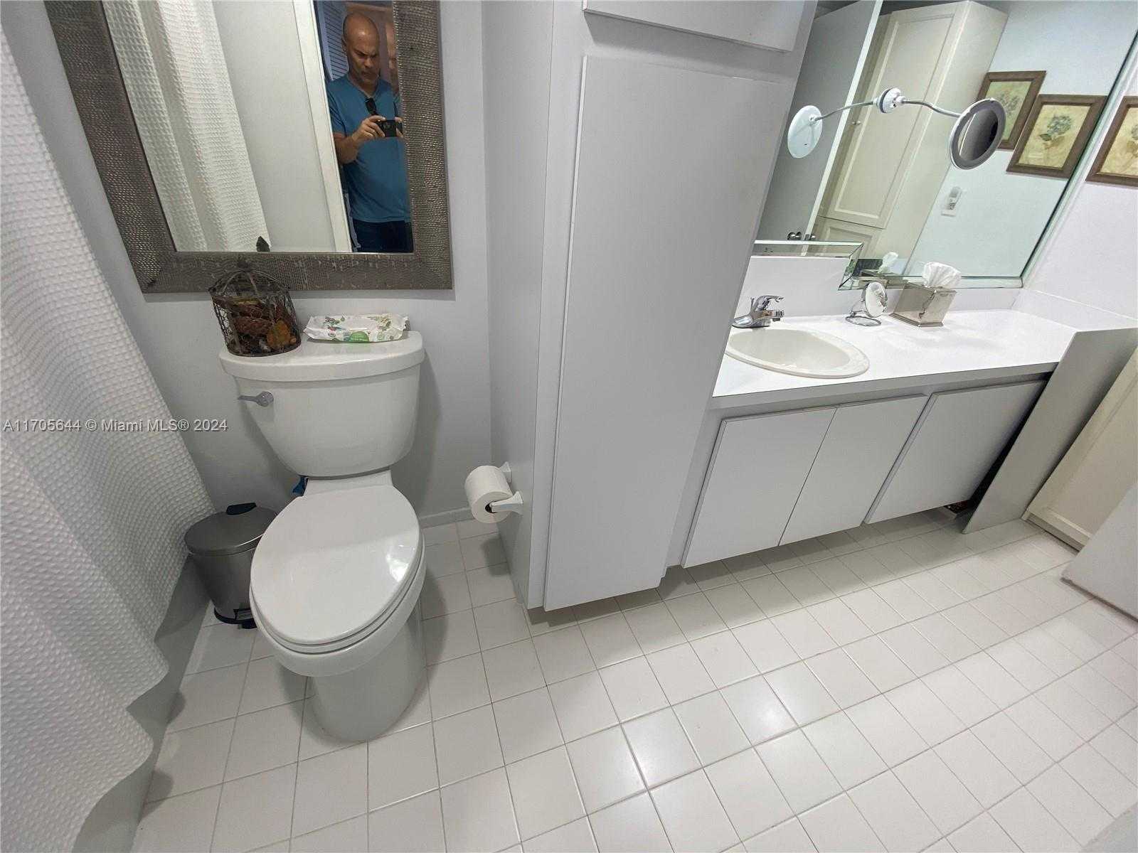 Small Image of 90 EDGEWATER DR #805, Coral Gables Number 24