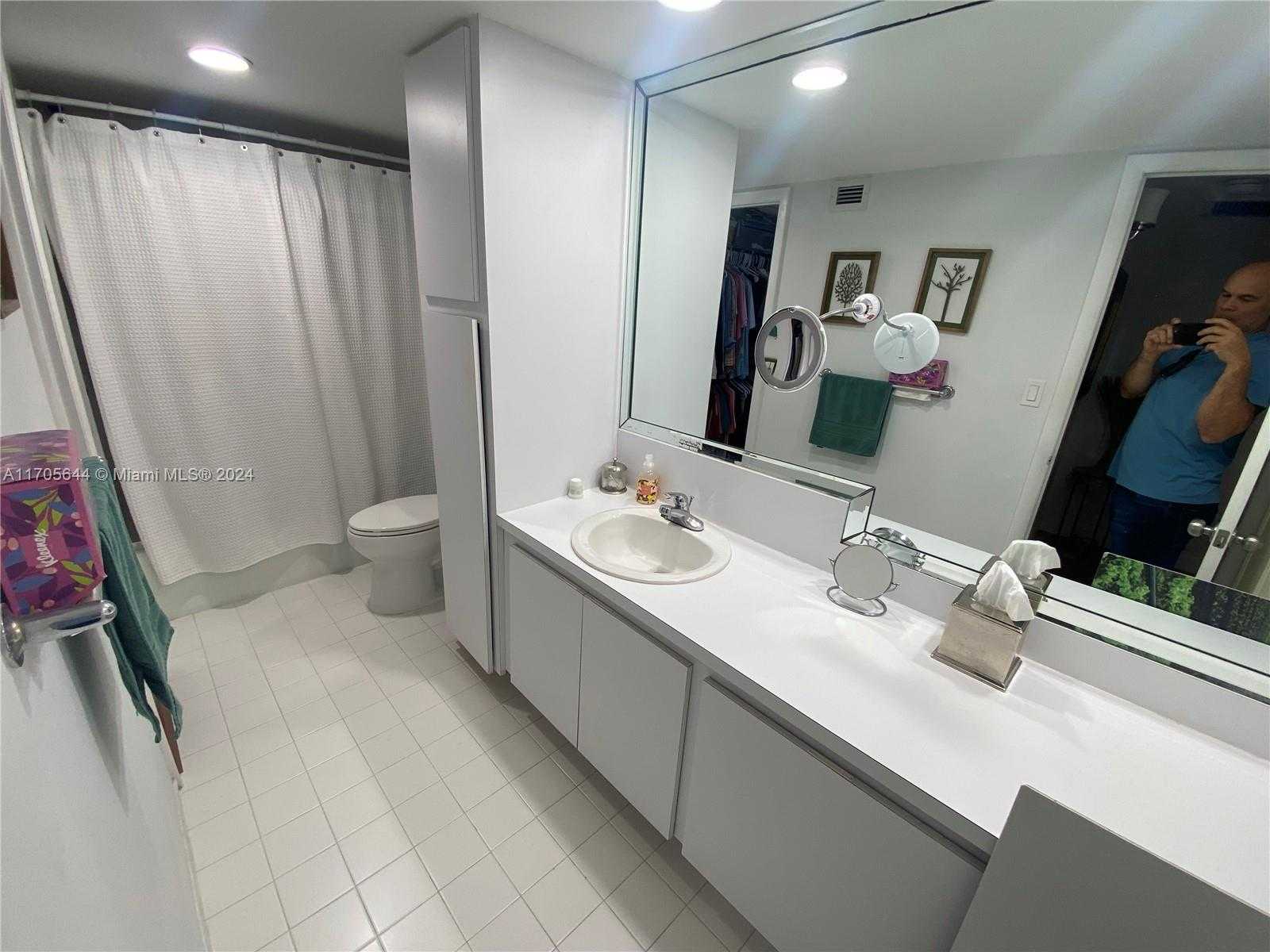 Small Image of 90 EDGEWATER DR #805, Coral Gables Number 26