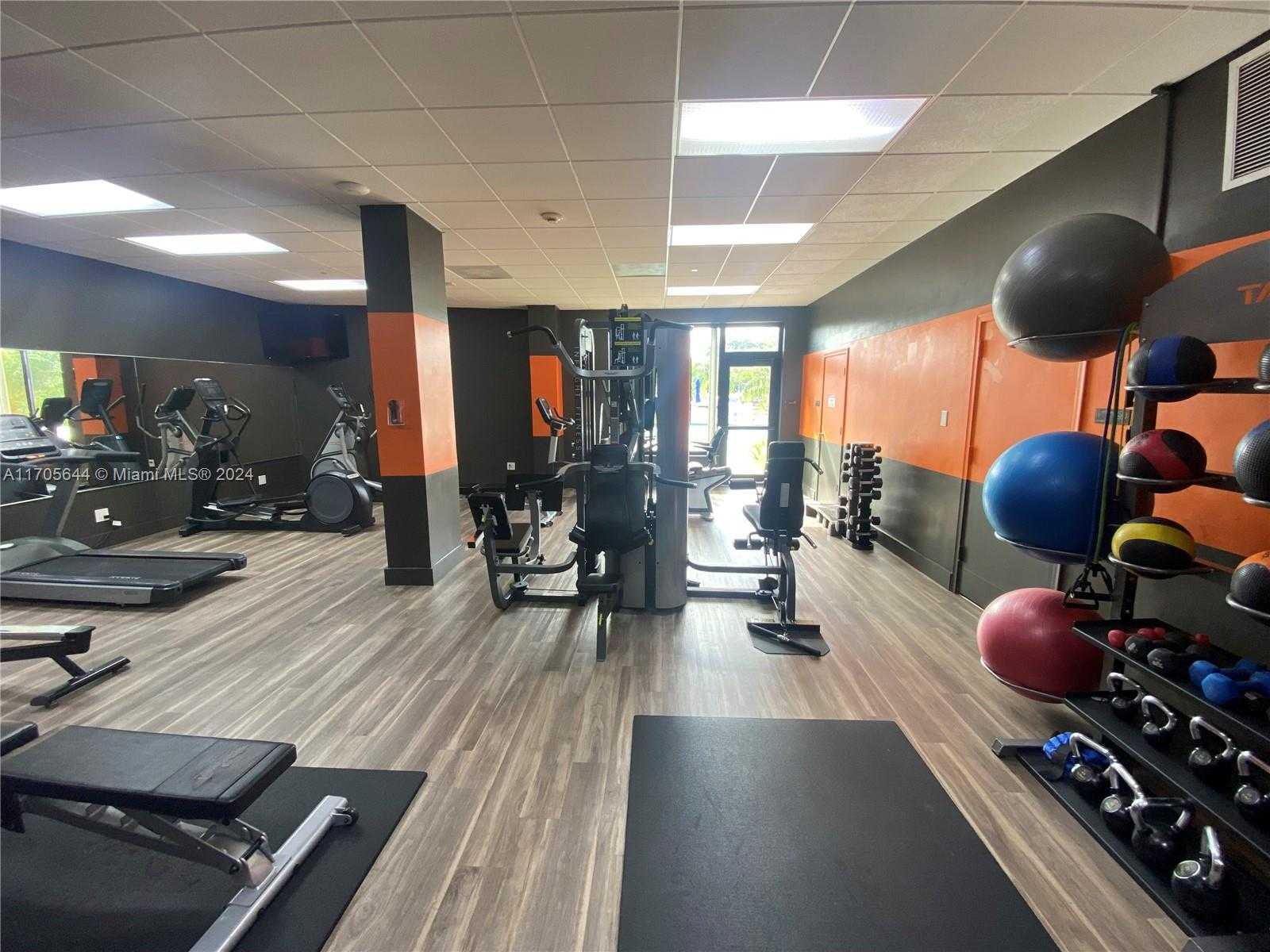 Small Image of 90 EDGEWATER DR #805, Coral Gables Number 44