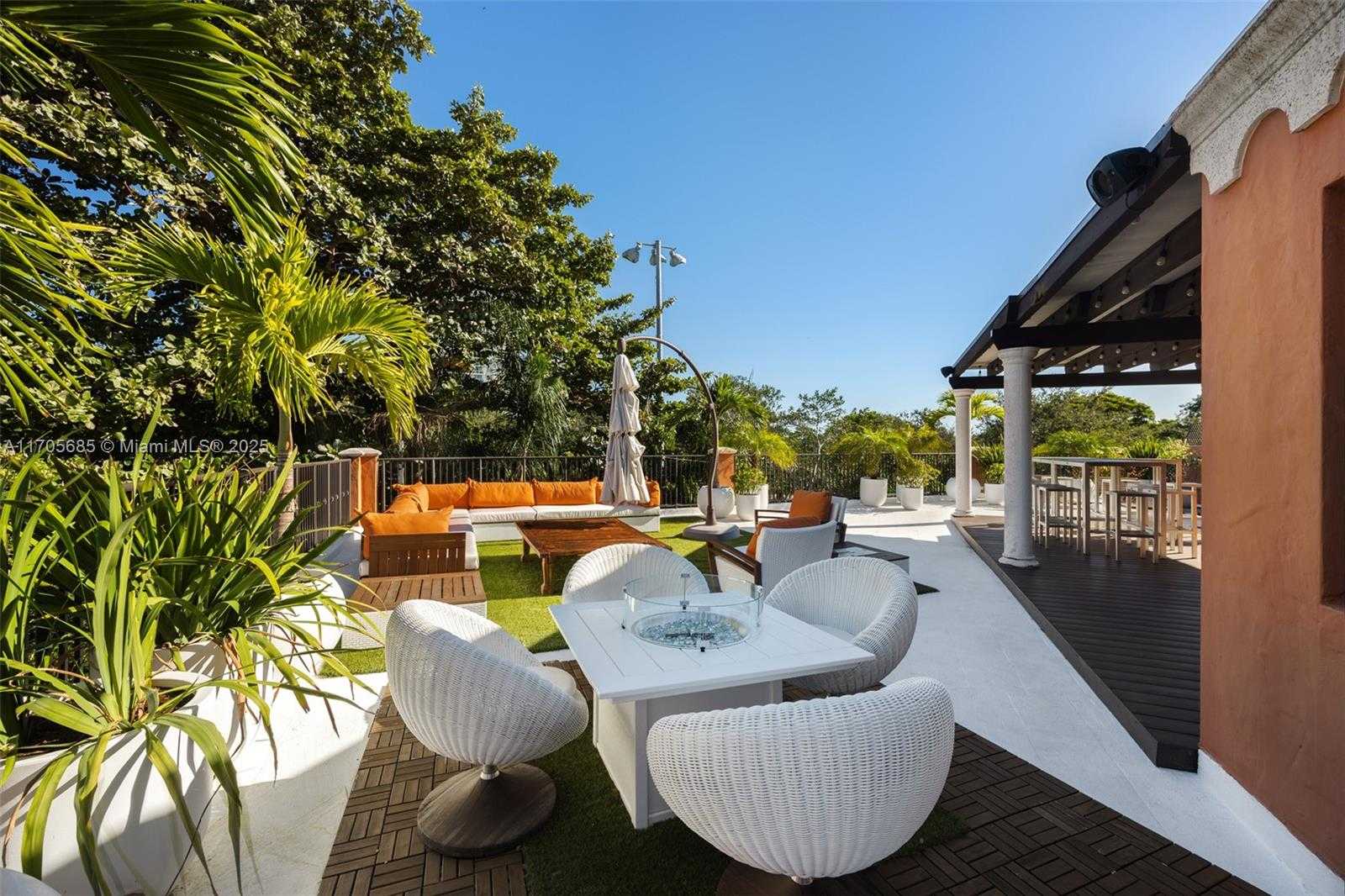 Small Image of 3471 MAIN HWY #1201, Coconut Grove Number 19