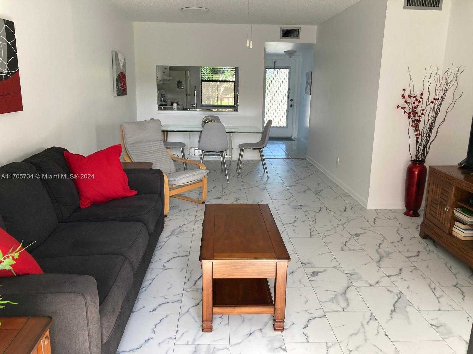 Small Image of 10304 SUNRISE LAKES BLVD #211, Sunrise Number 10