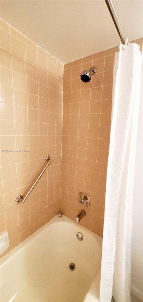 Small Image of 10304 SUNRISE LAKES BLVD #211, Sunrise Number 11