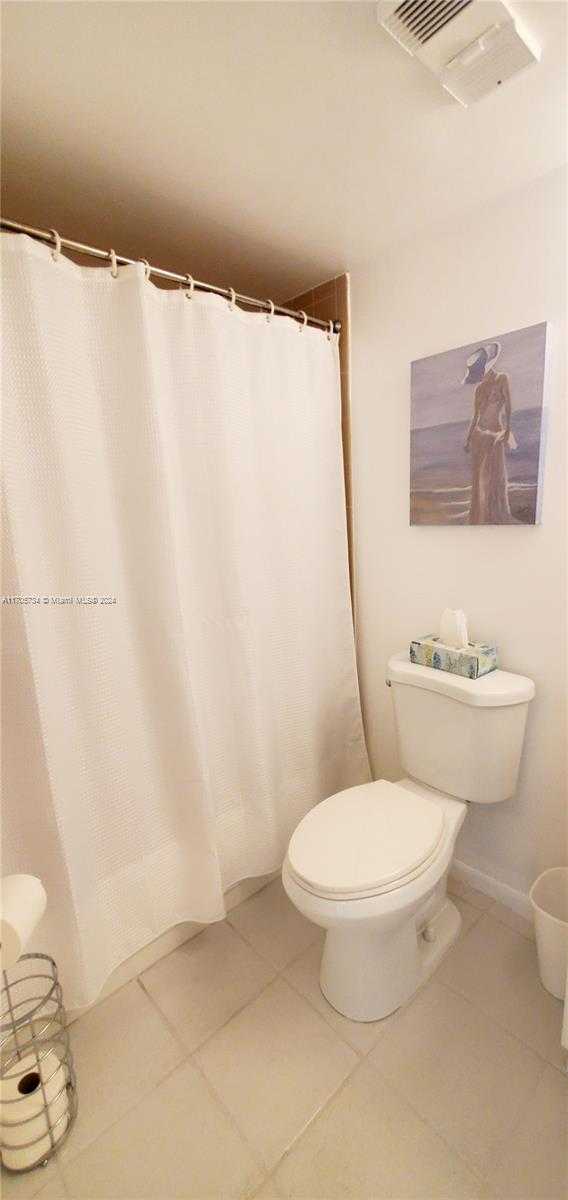Small Image of 10304 SUNRISE LAKES BLVD #211, Sunrise Number 13