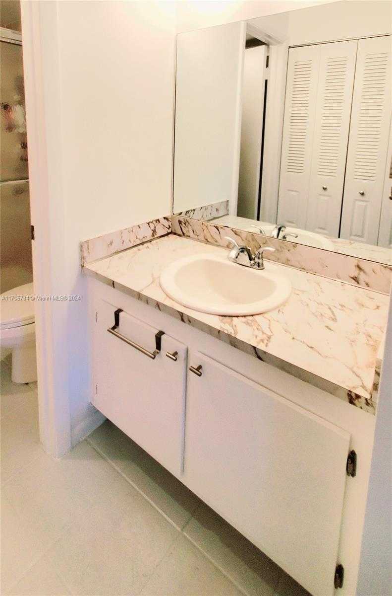 Small Image of 10304 SUNRISE LAKES BLVD #211, Sunrise Number 21