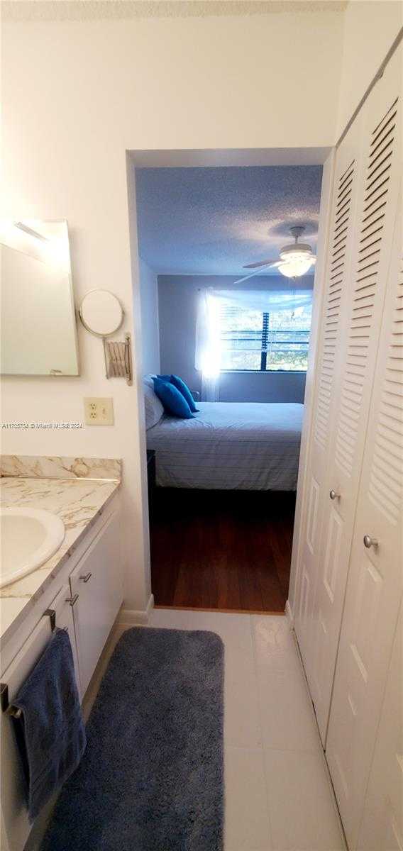 Small Image of 10304 SUNRISE LAKES BLVD #211, Sunrise Number 25