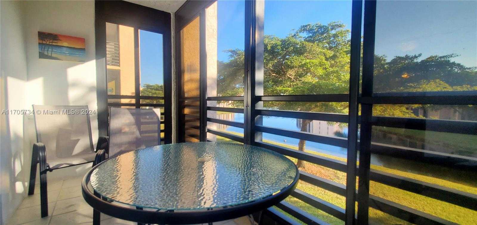 Small Image of 10304 SUNRISE LAKES BLVD #211, Sunrise Number 29
