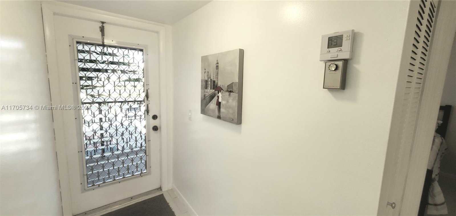 Small Image of 10304 SUNRISE LAKES BLVD #211, Sunrise Number 3