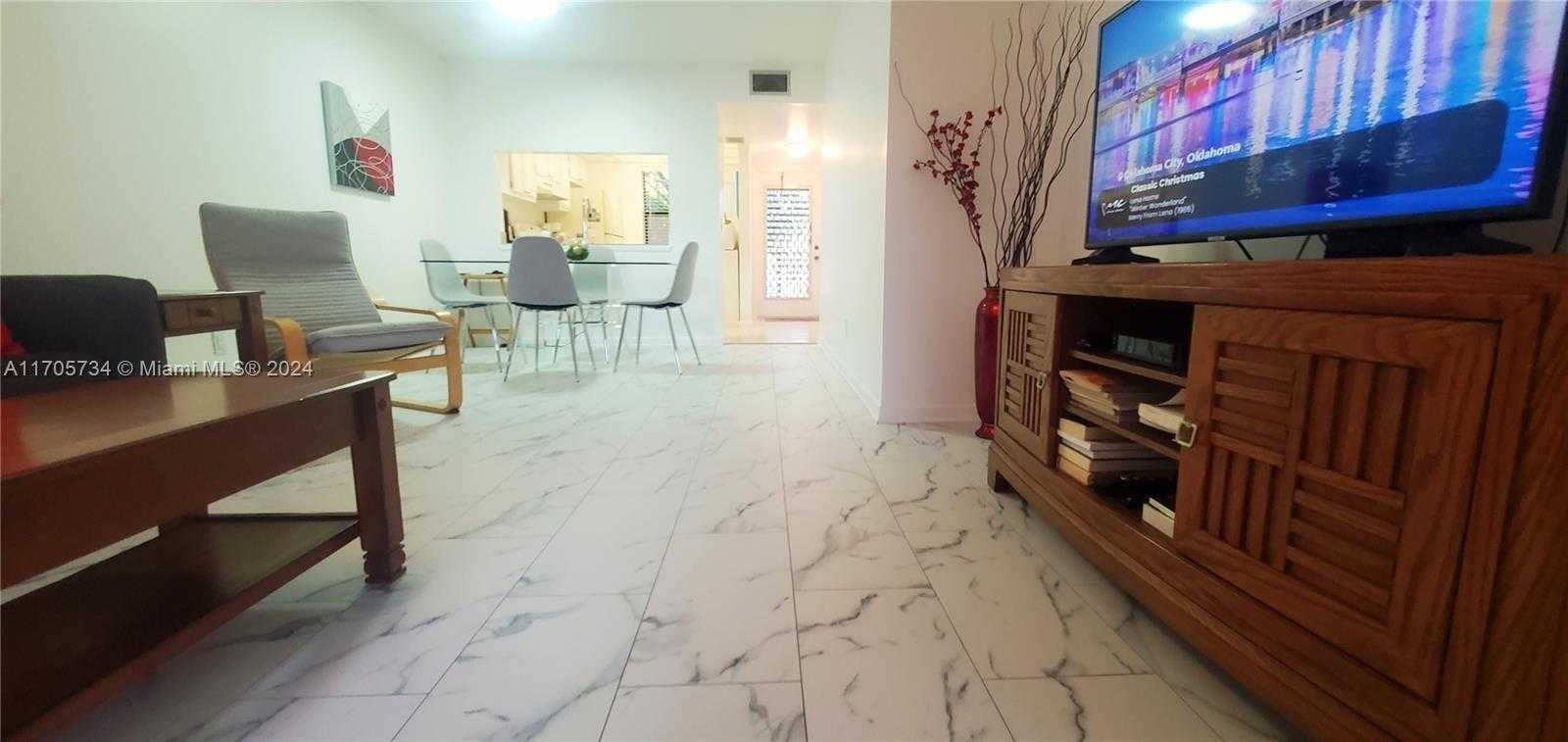 Small Image of 10304 SUNRISE LAKES BLVD #211, Sunrise Number 36
