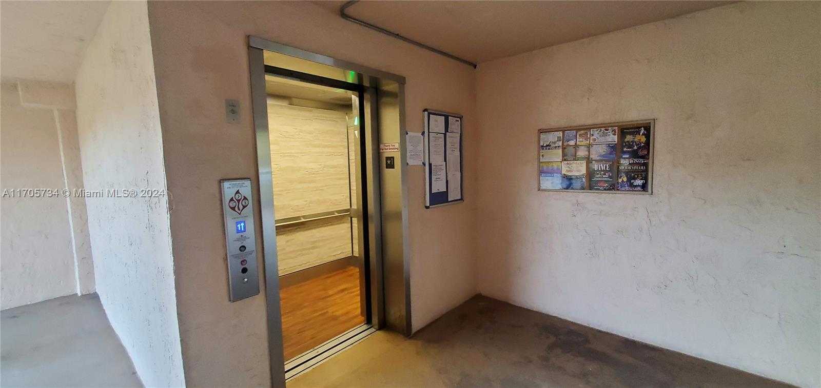 Small Image of 10304 SUNRISE LAKES BLVD #211, Sunrise Number 37
