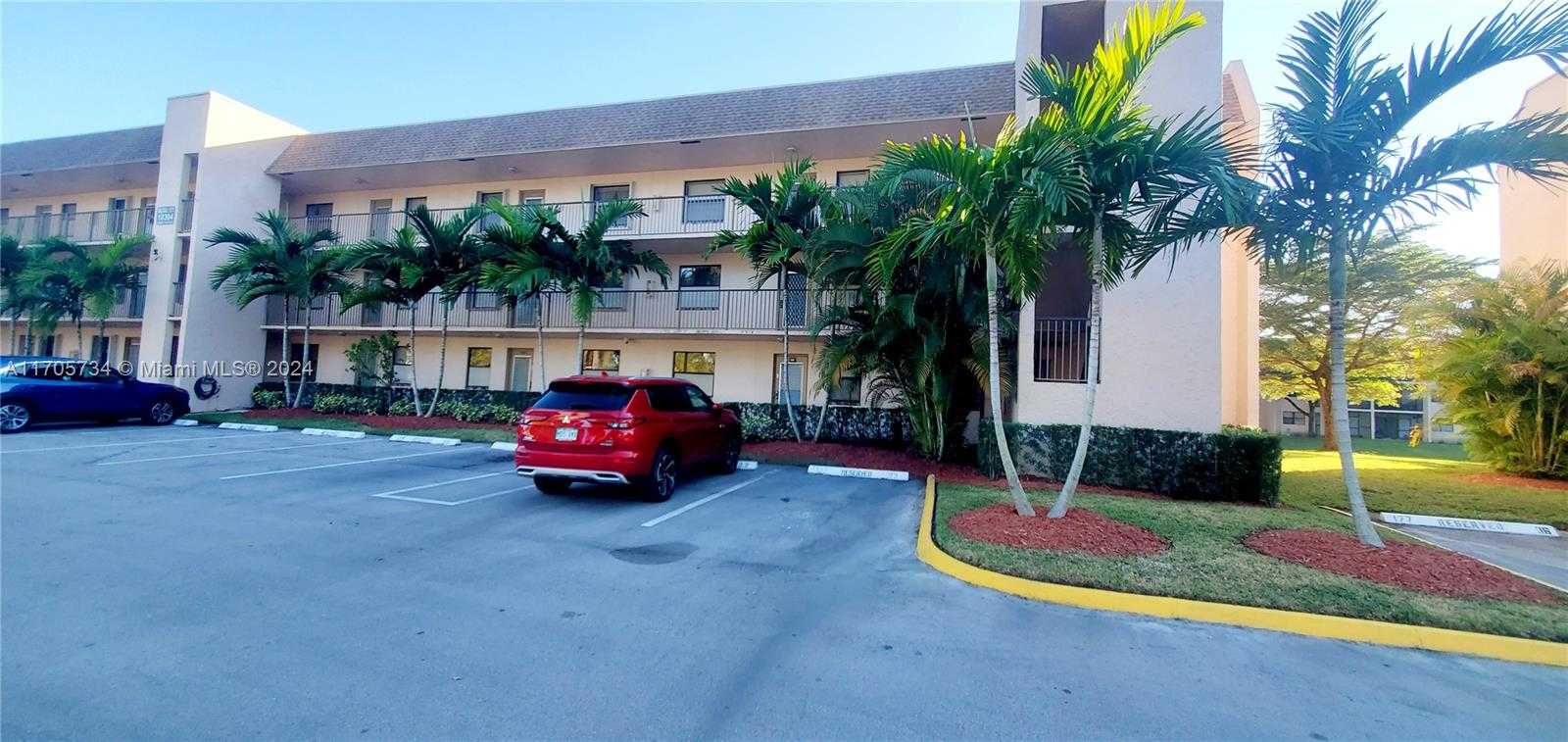 Small Image of 10304 SUNRISE LAKES BLVD #211, Sunrise Number 42