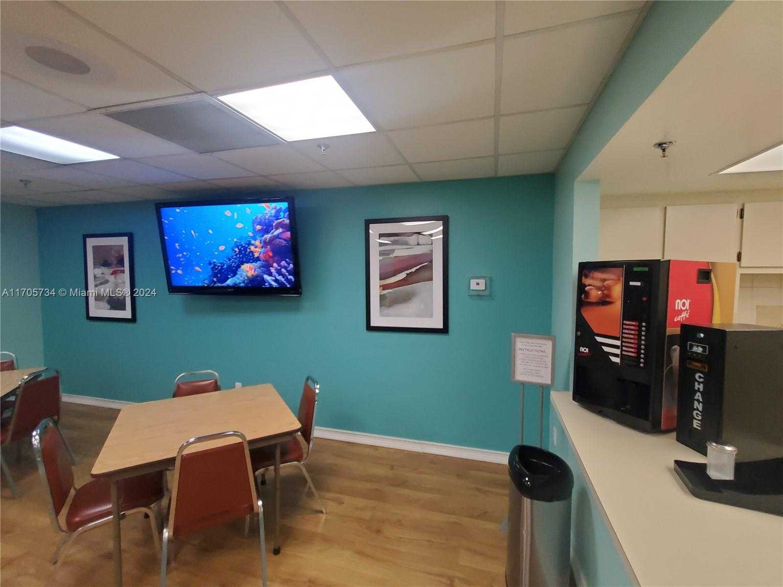 Small Image of 10304 SUNRISE LAKES BLVD #211, Sunrise Number 53