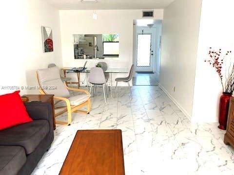 Small Image of 10304 SUNRISE LAKES BLVD #211, Sunrise Number 7