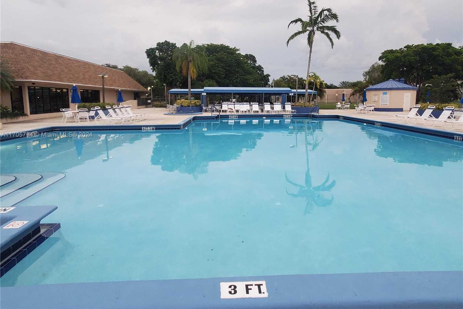 Small Image of 10304 SUNRISE LAKES BLVD #211, Sunrise Number 73