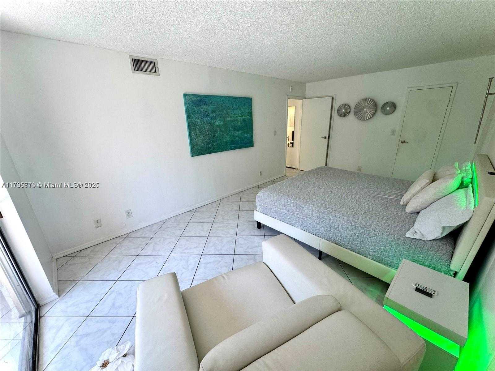 Small Image of 2101 ATLANTIC SHORES BLVD #108, Hallandale Beach Number 18