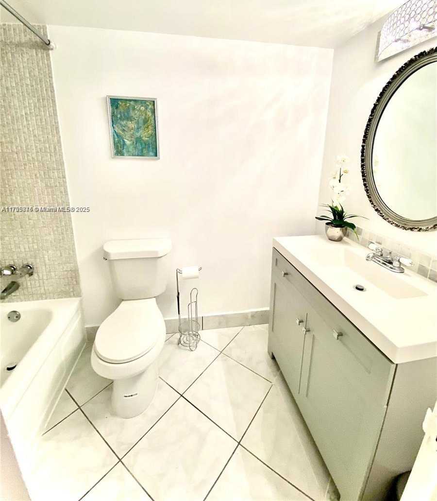 Small Image of 2101 ATLANTIC SHORES BLVD #108, Hallandale Beach Number 22