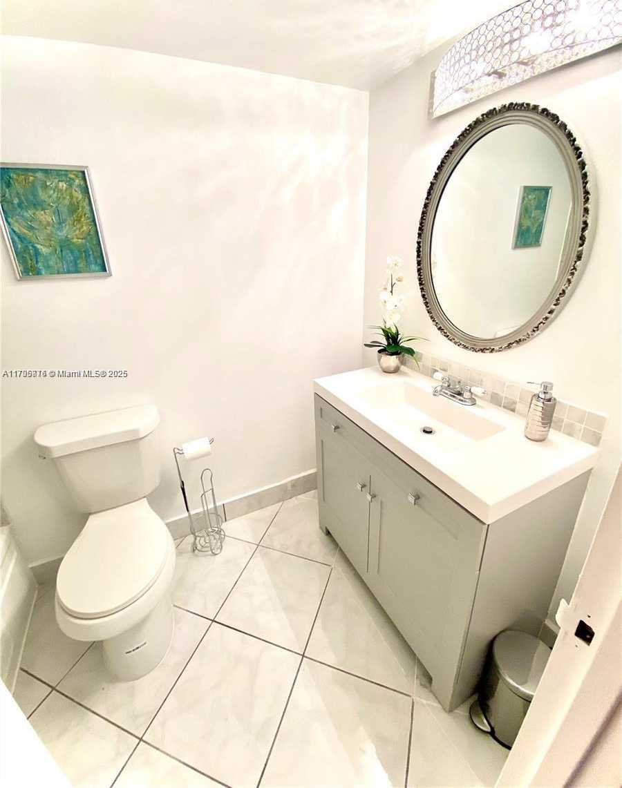 Small Image of 2101 ATLANTIC SHORES BLVD #108, Hallandale Beach Number 23