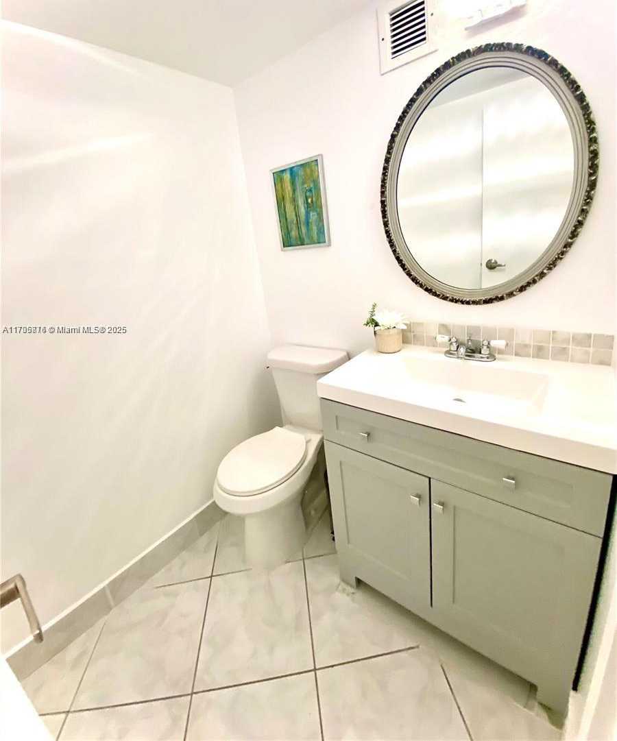 Small Image of 2101 ATLANTIC SHORES BLVD #108, Hallandale Beach Number 24