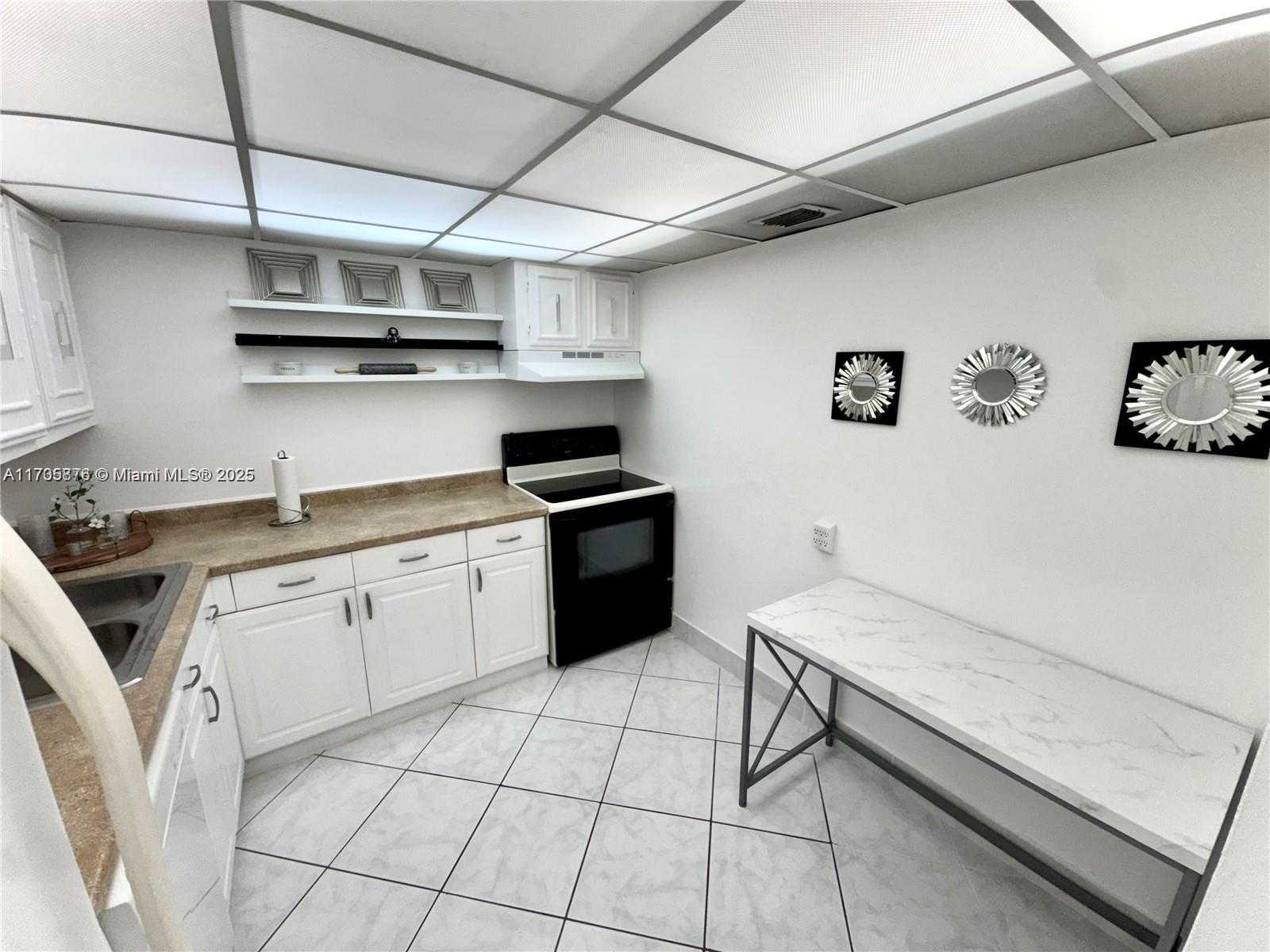 Small Image of 2101 ATLANTIC SHORES BLVD #108, Hallandale Beach Number 27
