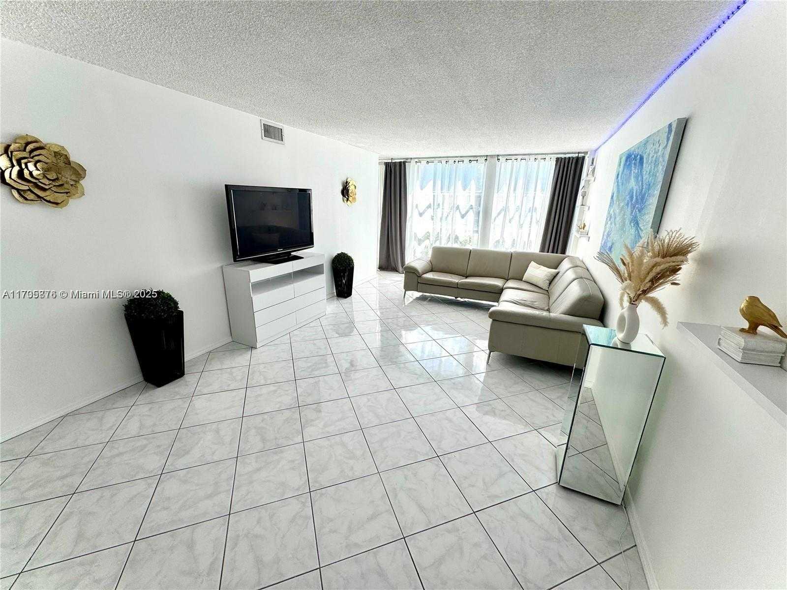 Small Image of 2101 ATLANTIC SHORES BLVD #108, Hallandale Beach Number 3
