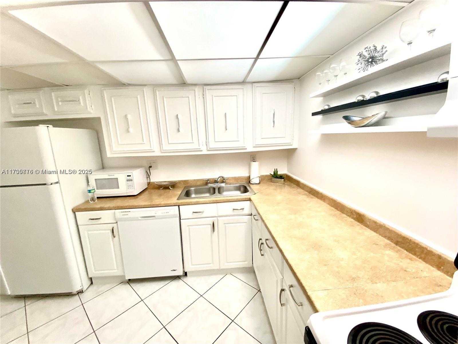 Small Image of 2101 ATLANTIC SHORES BLVD #108, Hallandale Beach Number 30