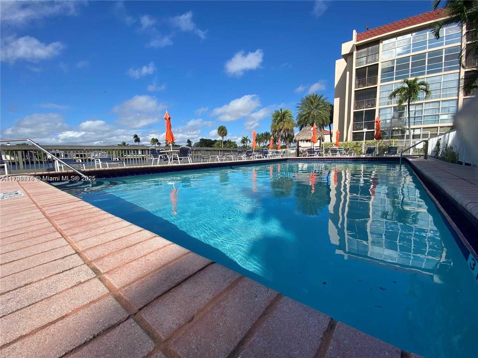 Small Image of 2101 ATLANTIC SHORES BLVD #108, Hallandale Beach Number 37