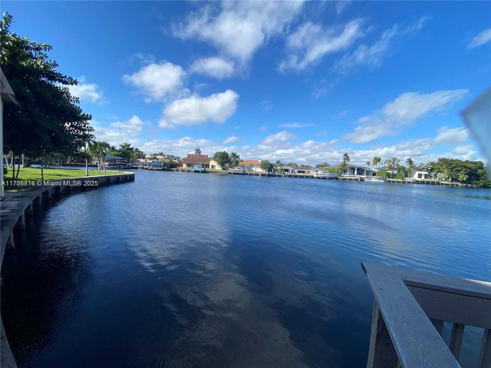 Small Image of 2101 ATLANTIC SHORES BLVD #108, Hallandale Beach Number 40