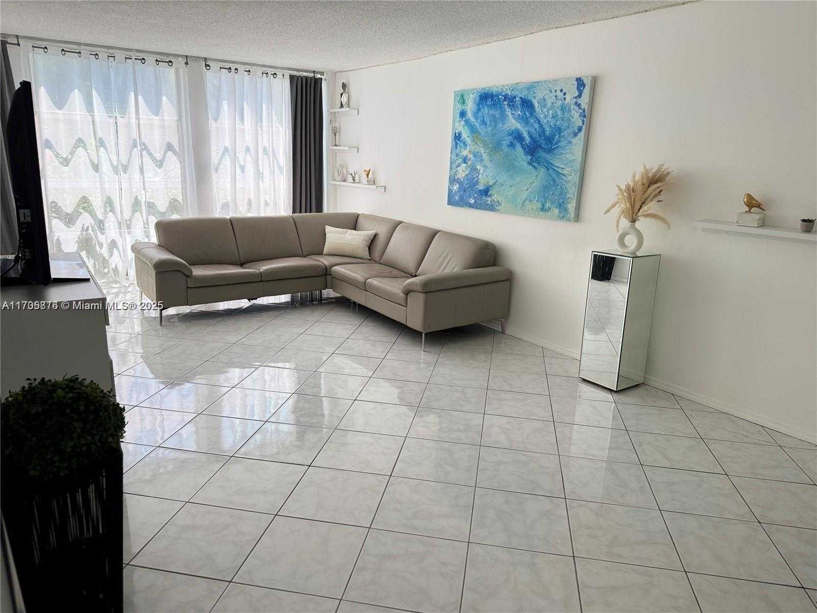 Small Image of 2101 ATLANTIC SHORES BLVD #108, Hallandale Beach Number 5