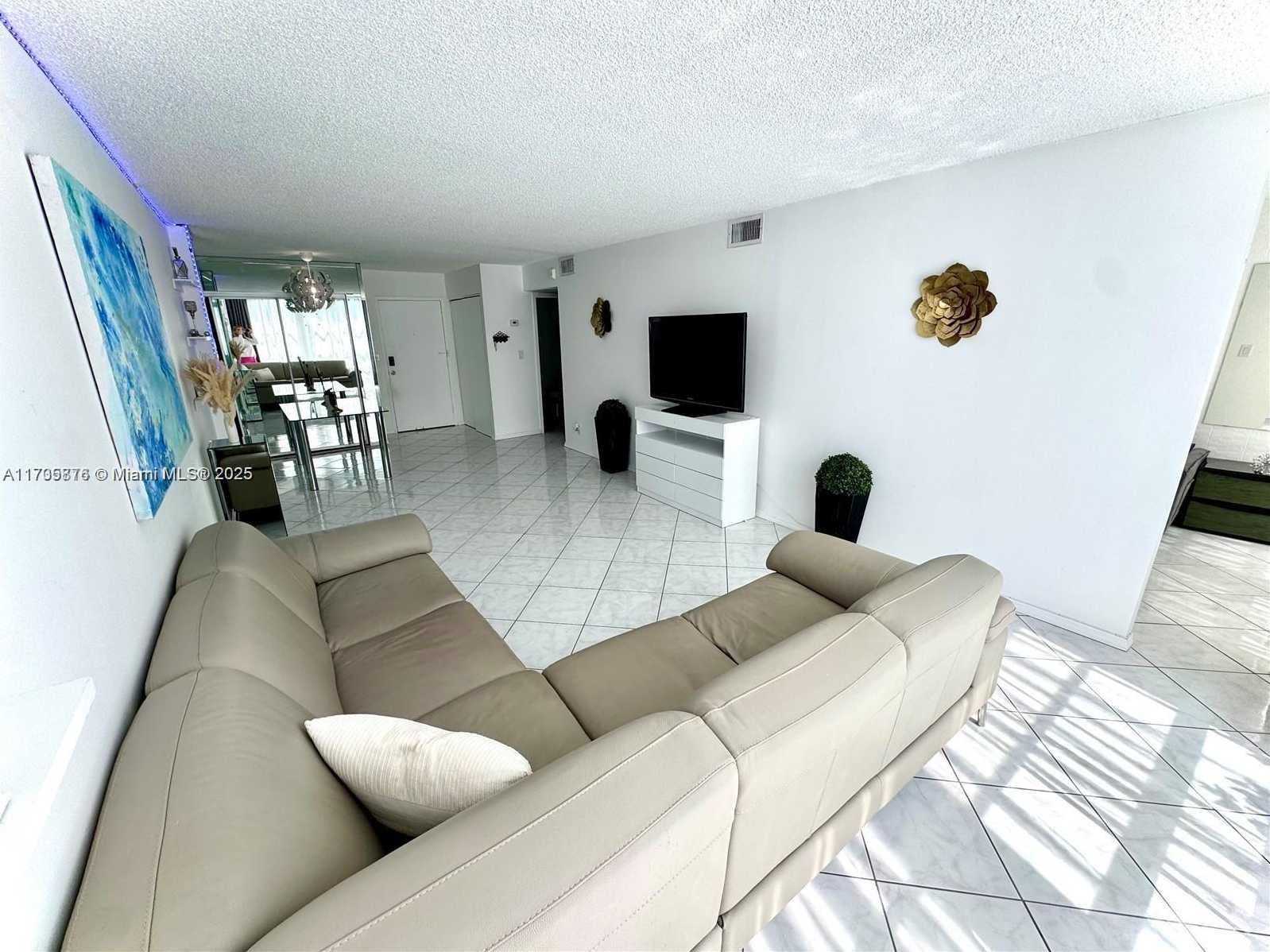 Small Image of 2101 ATLANTIC SHORES BLVD #108, Hallandale Beach Number 8