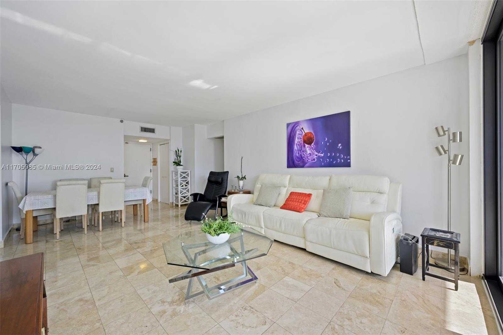Small Image of 19667 TURNBERRY WAY #14C, Aventura Number 11