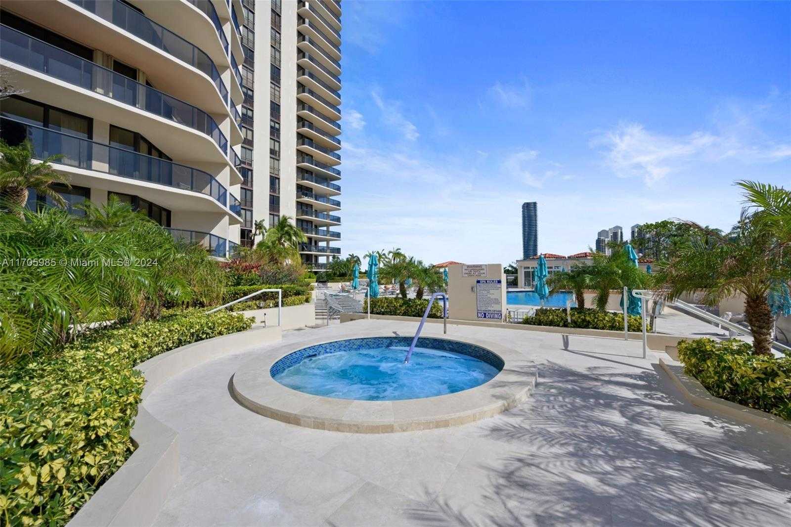 Small Image of 19667 TURNBERRY WAY #14C, Aventura Number 23