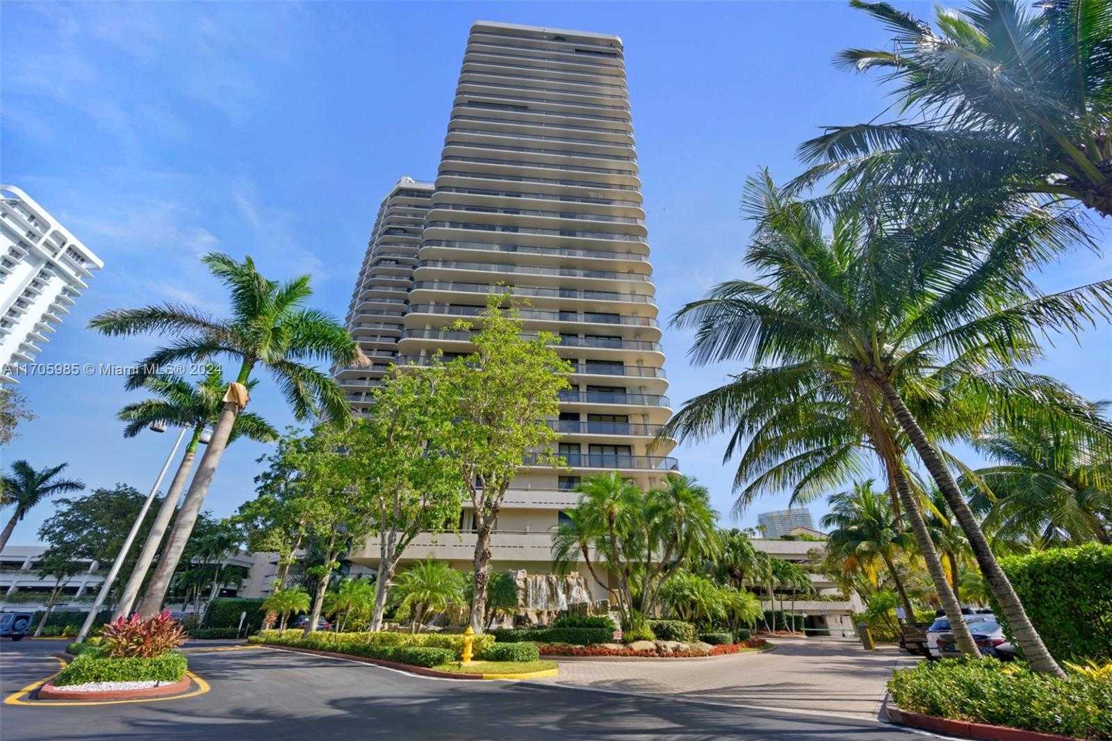Small Image of 19667 TURNBERRY WAY #14C, Aventura Number 26