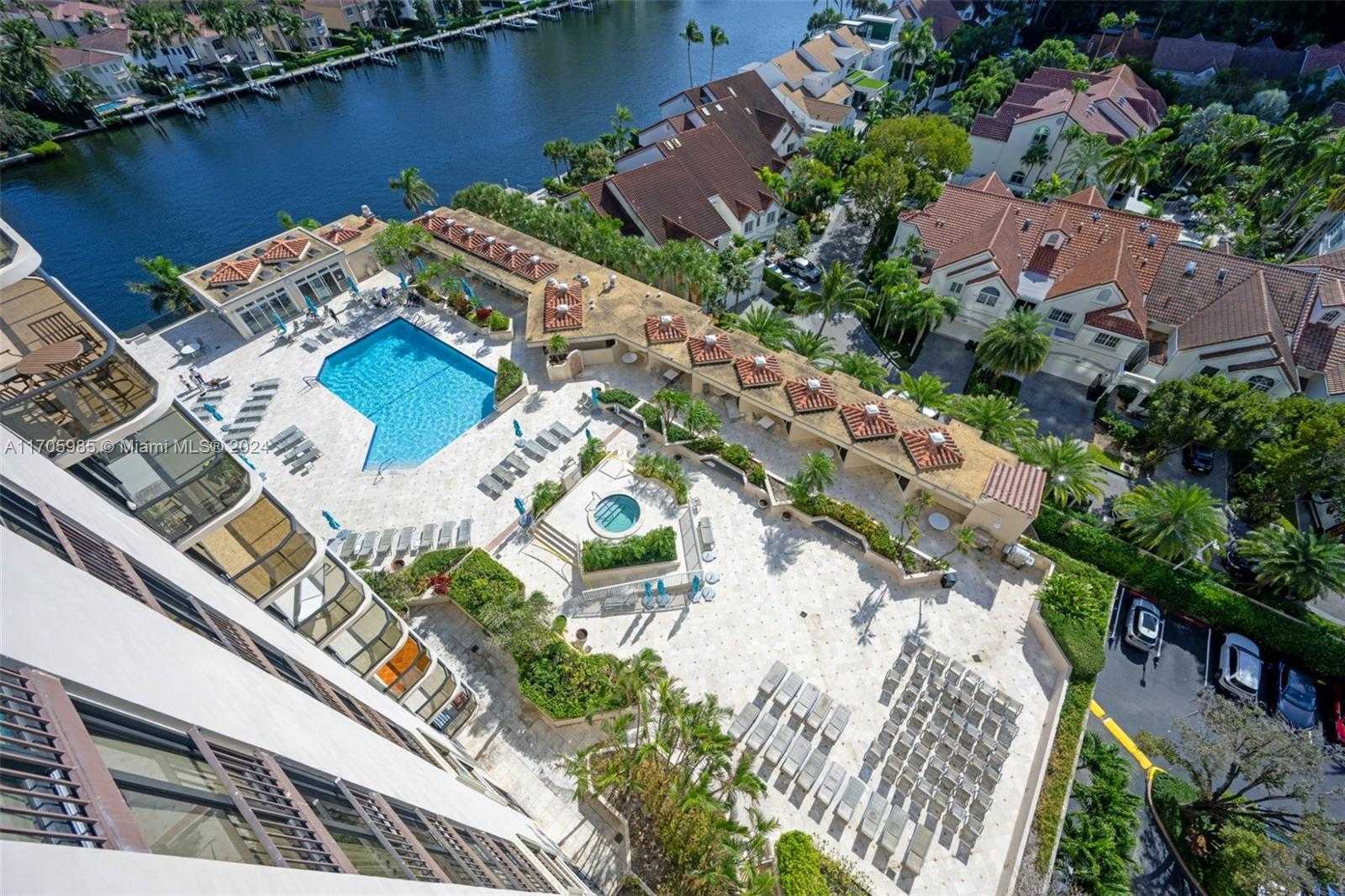 Small Image of 19667 TURNBERRY WAY #14C, Aventura Number 7