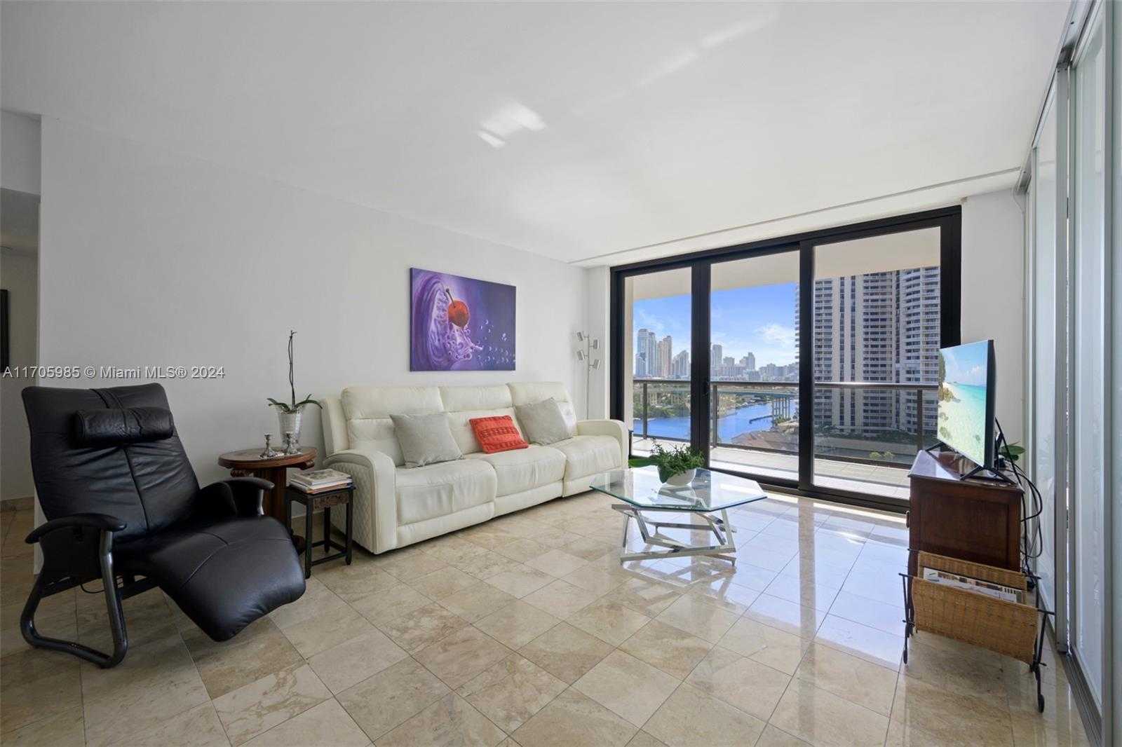 Small Image of 19667 TURNBERRY WAY #14C, Aventura Number 8