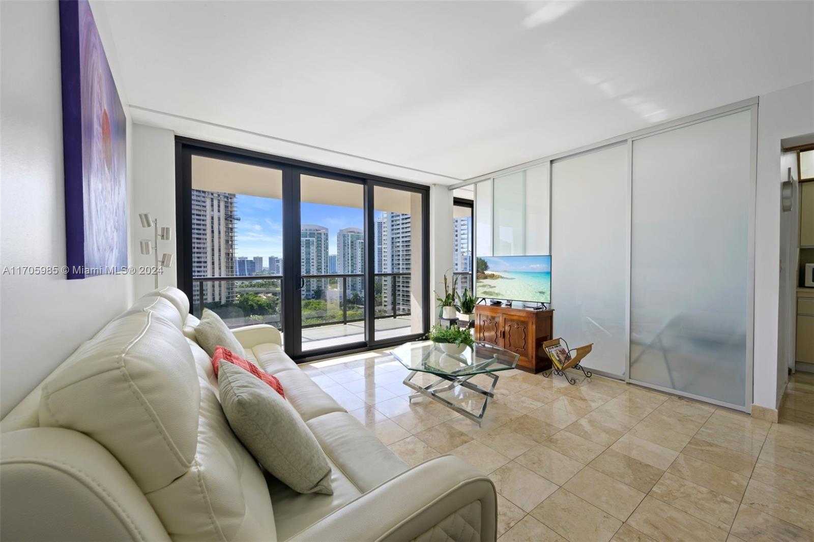 Small Image of 19667 TURNBERRY WAY #14C, Aventura Number 9
