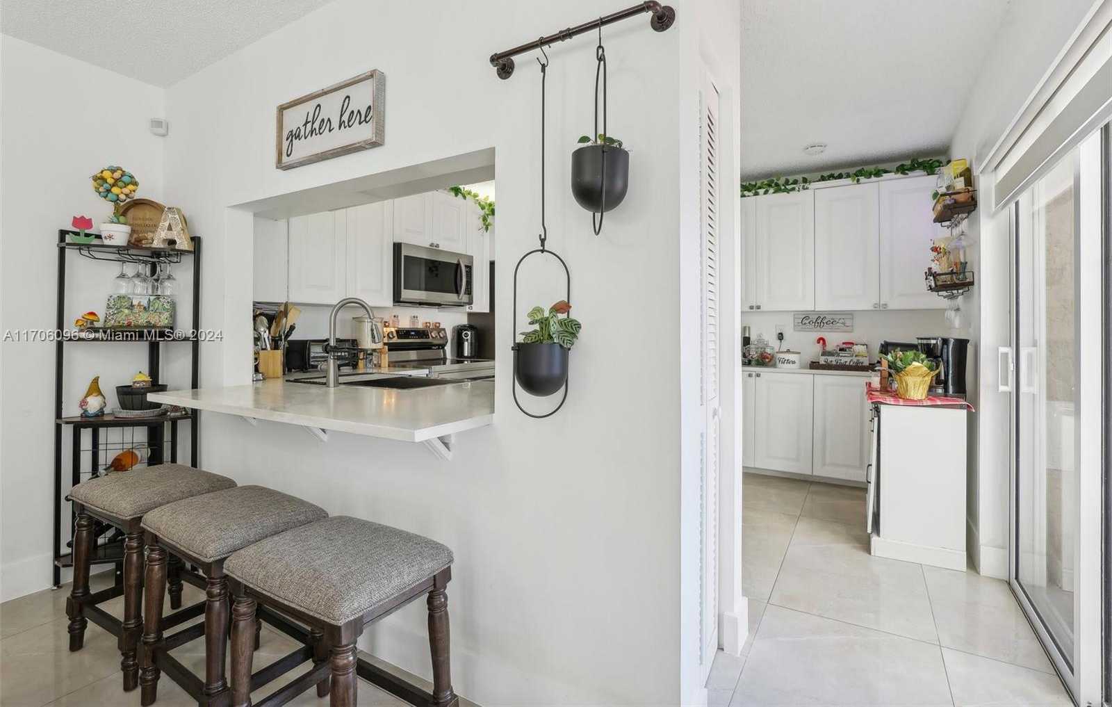 Small Image of 10949 MAINSAIL DR, Cooper City Number 12