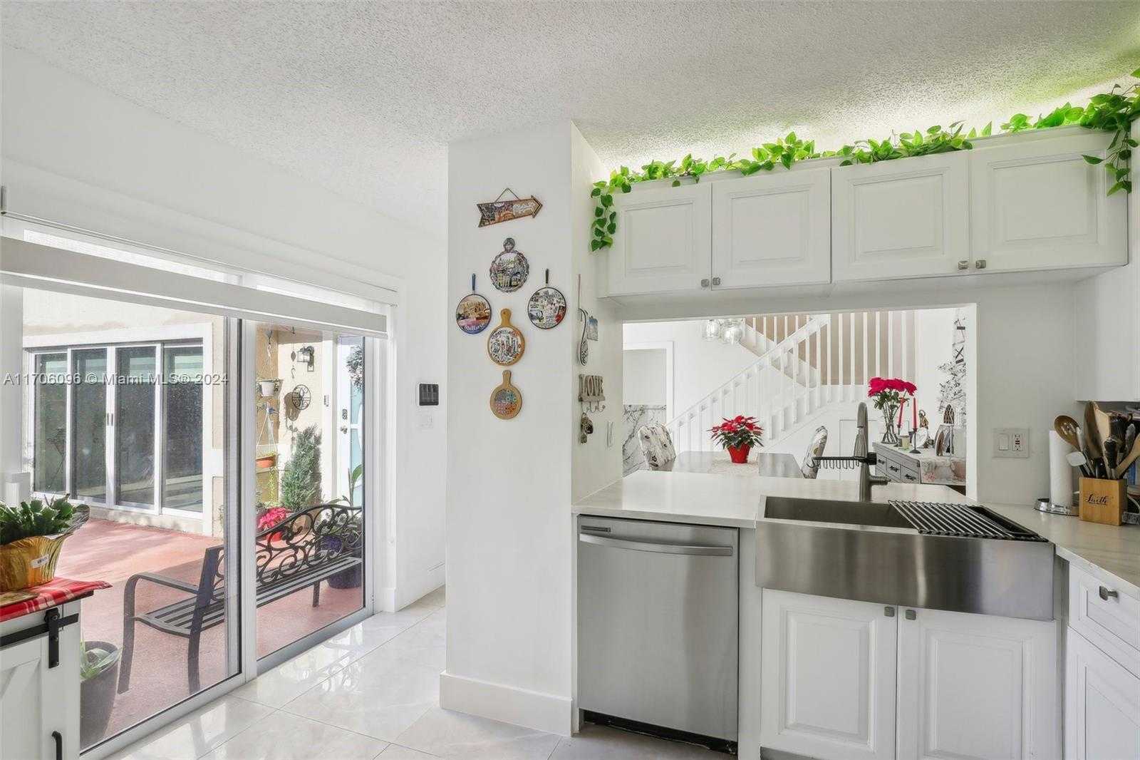 Small Image of 10949 MAINSAIL DR, Cooper City Number 15