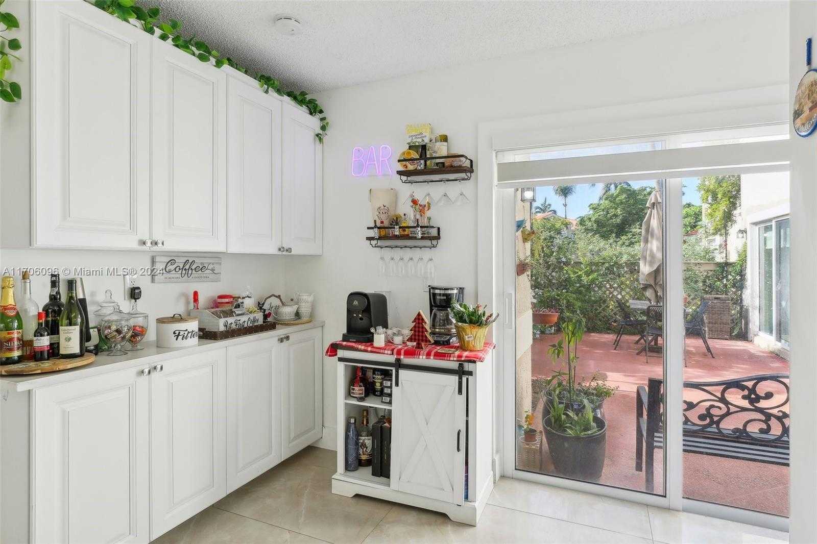 Small Image of 10949 MAINSAIL DR, Cooper City Number 16