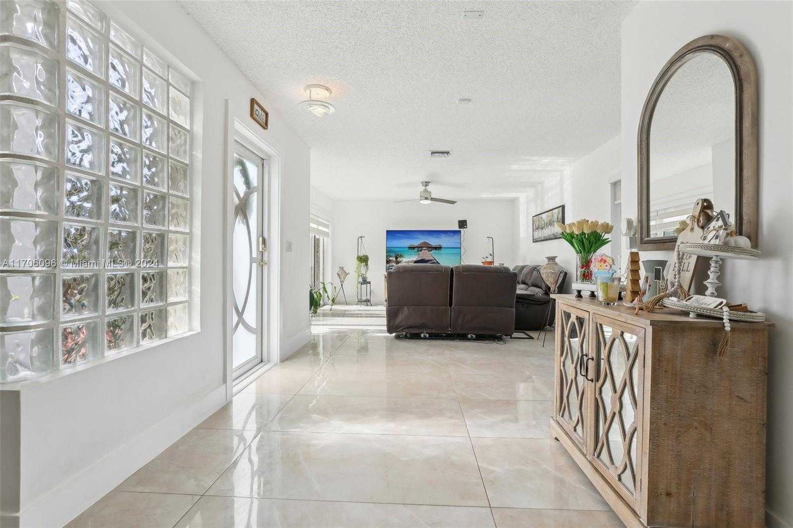 Small Image of 10949 MAINSAIL DR, Cooper City Number 18