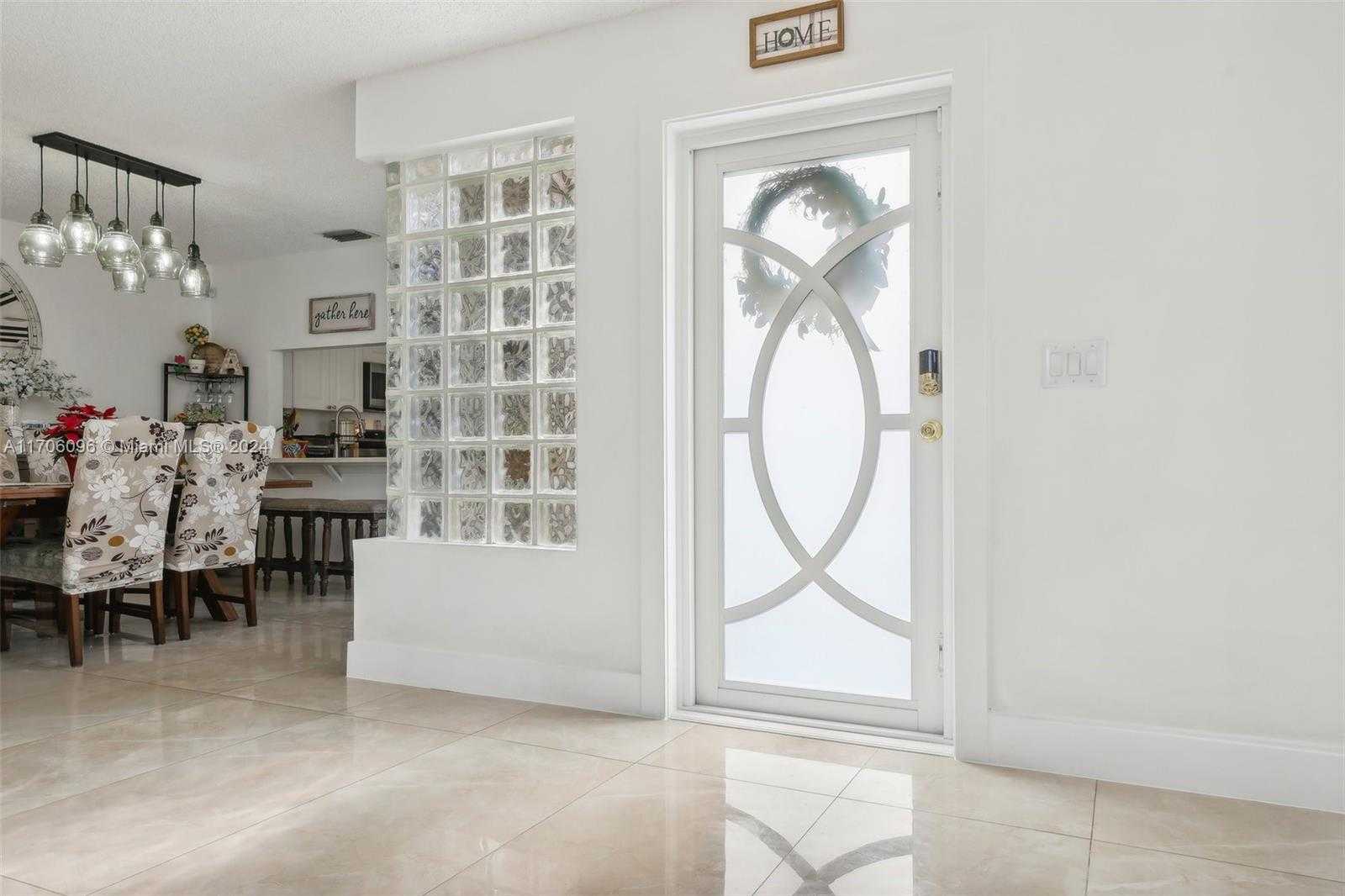 Small Image of 10949 MAINSAIL DR, Cooper City Number 22