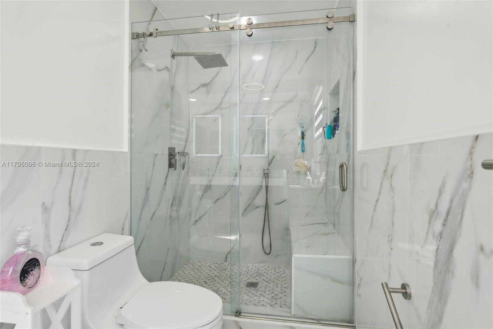 Small Image of 10949 MAINSAIL DR, Cooper City Number 31