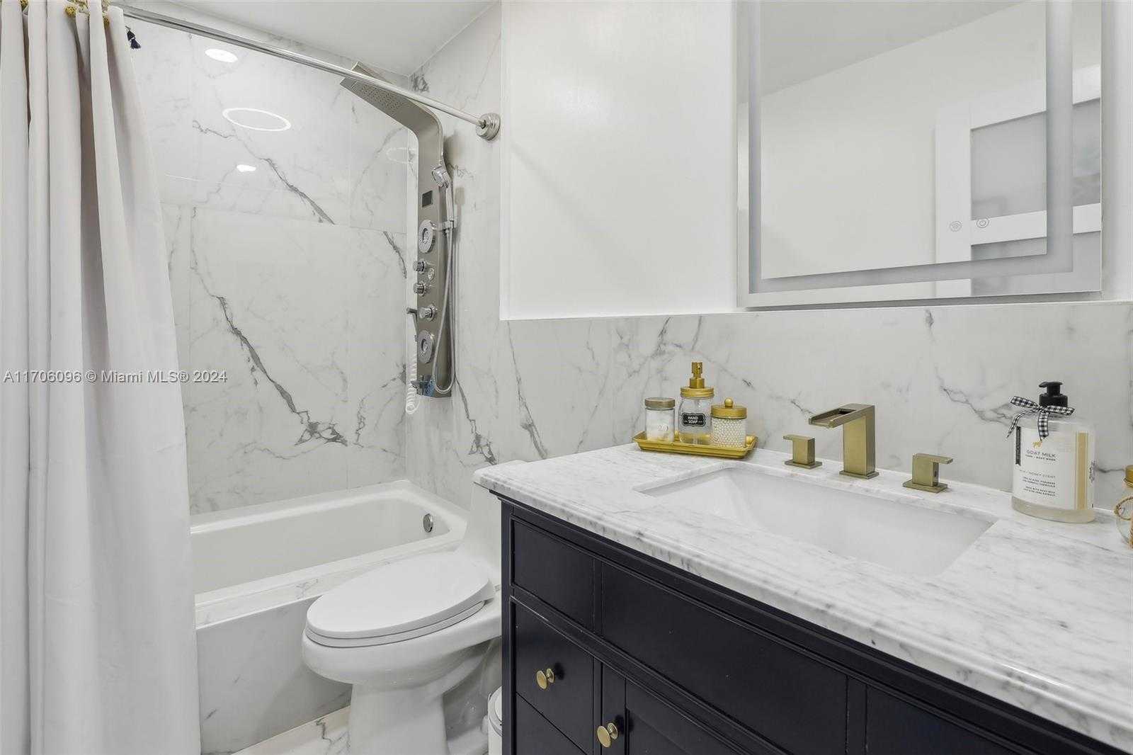 Small Image of 10949 MAINSAIL DR, Cooper City Number 33