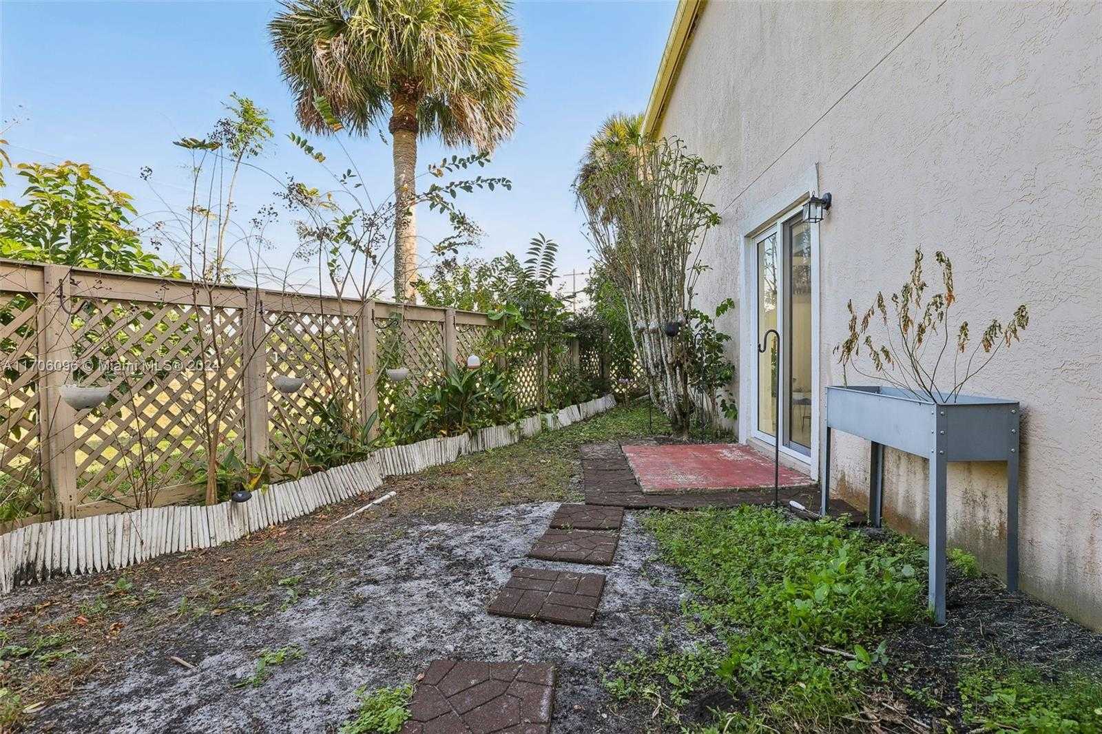 Small Image of 10949 MAINSAIL DR, Cooper City Number 36