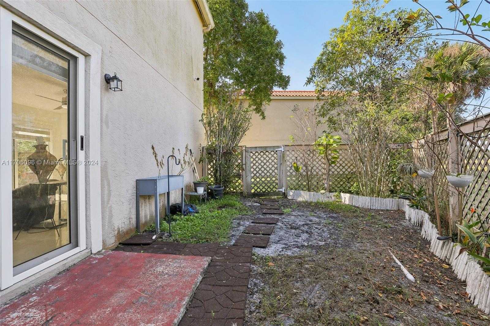 Small Image of 10949 MAINSAIL DR, Cooper City Number 37