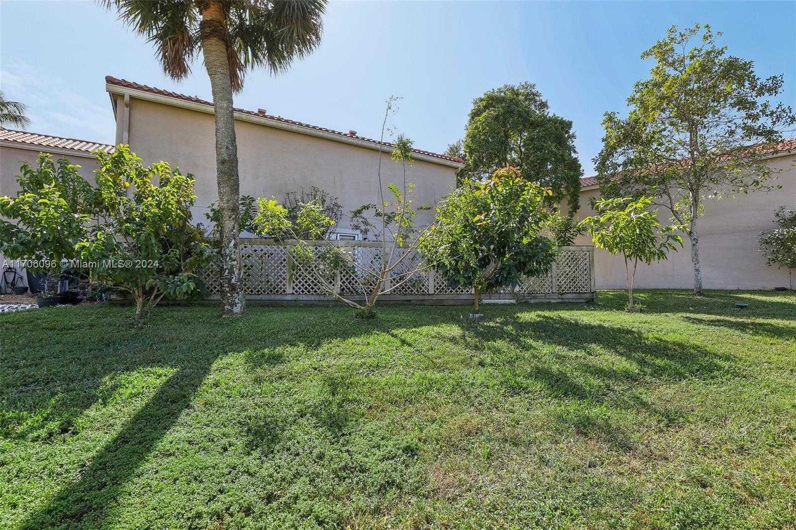 Small Image of 10949 MAINSAIL DR, Cooper City Number 40
