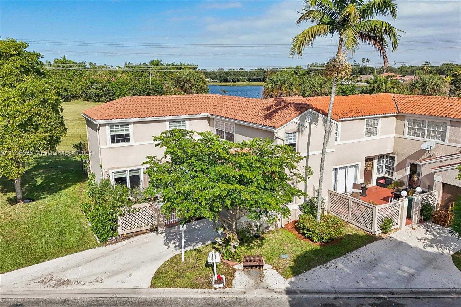 Small Image of 10949 MAINSAIL DR, Cooper City Number 43