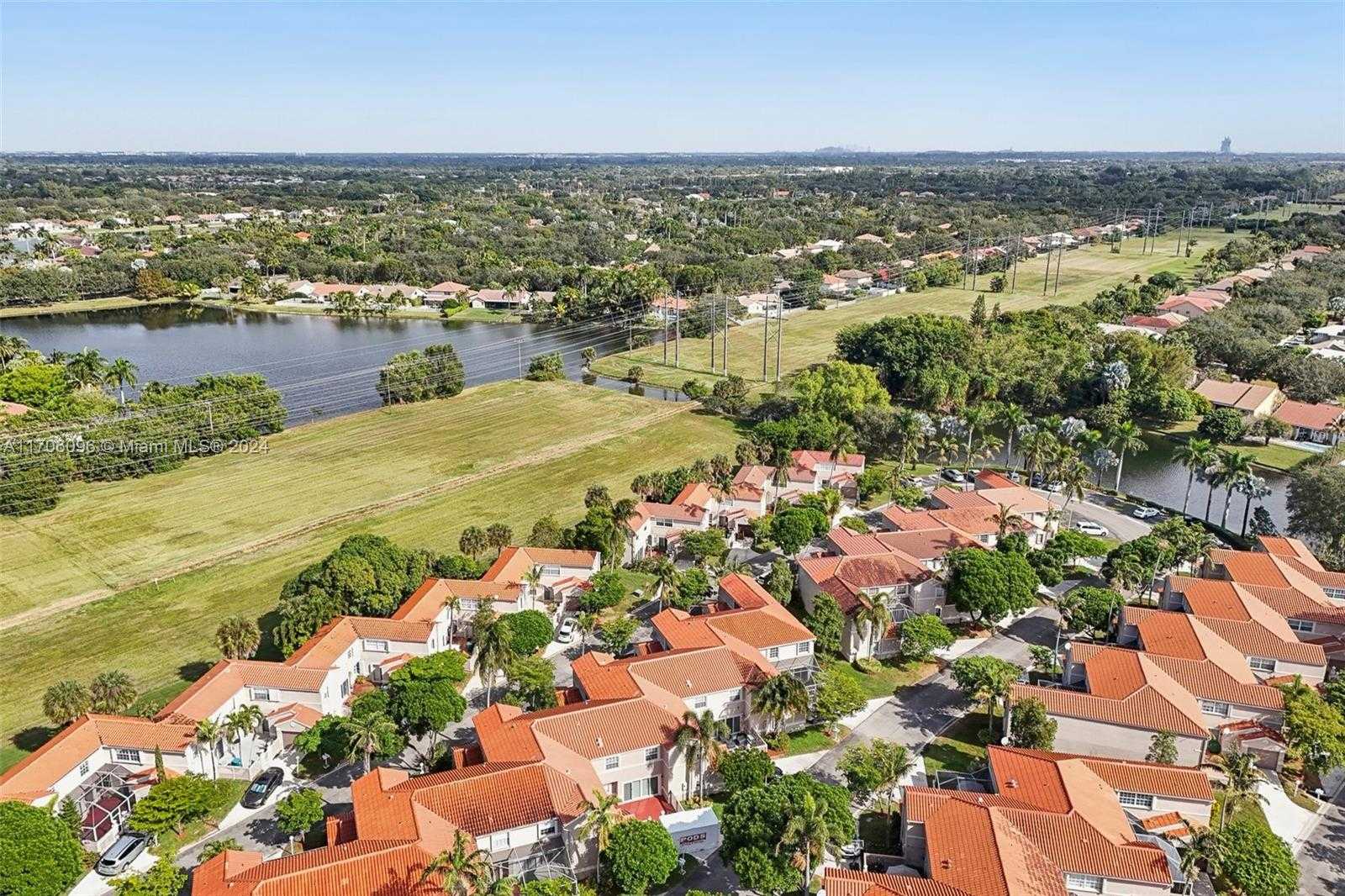 Small Image of 10949 MAINSAIL DR, Cooper City Number 46